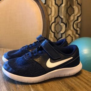 Nike flex contact shoes